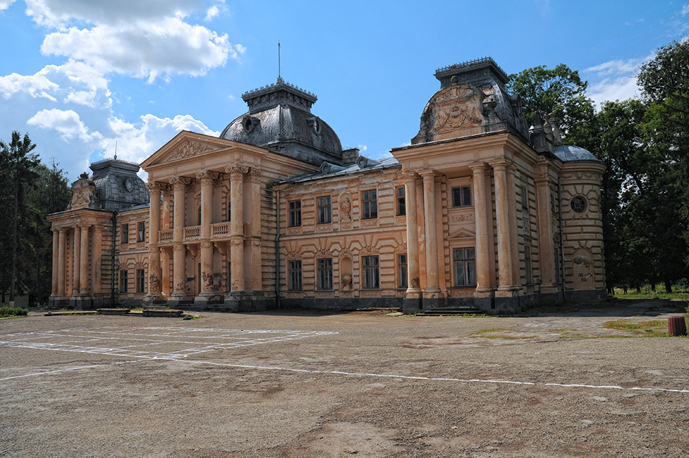 Палац графа Бадені у Коропці. 1893—1906